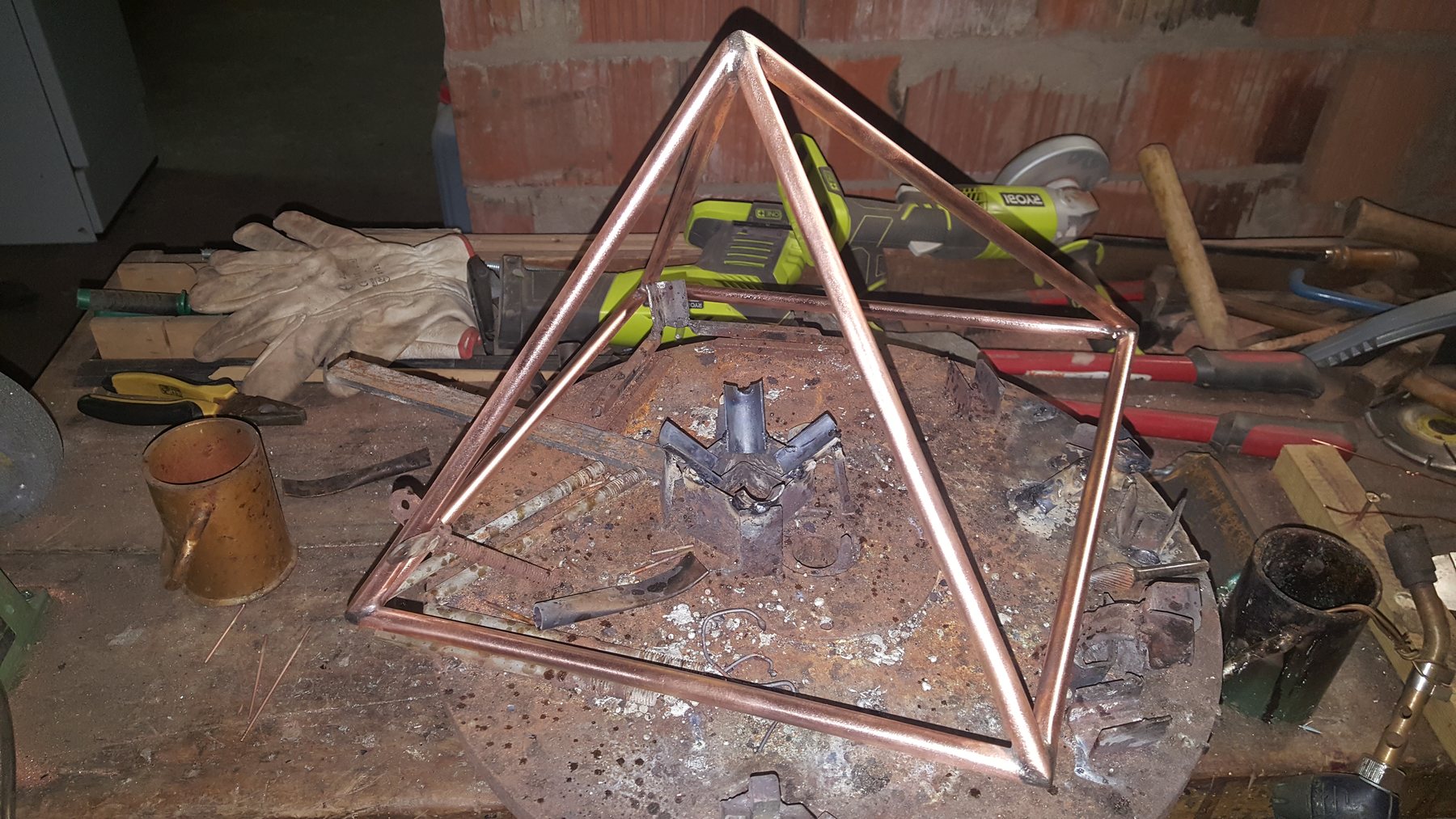 Fabrication artisanale BSA Concept : cuivre, connecteurs et structures — 2017